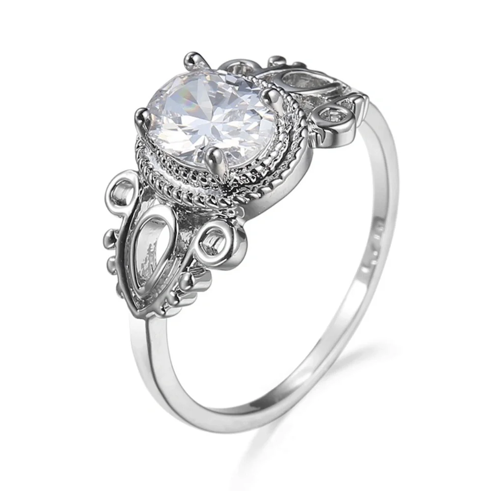 *HEAVENLY* Vintage Silver Zircon Fashion Ring Size 8